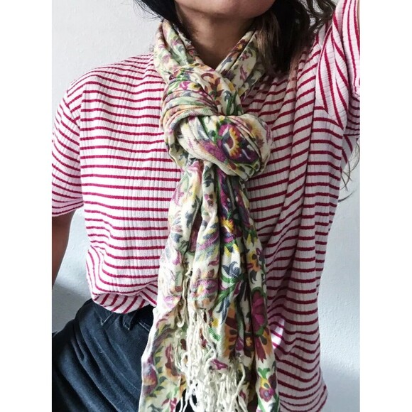 Rectangle Floral Paisley scarf long fringe beige pink cream headwrap shawl - Picture 2 of 8